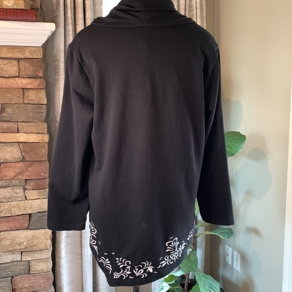 Chicos size 2 black cowl neck tunic with white embroidery - Picture 4 of 5